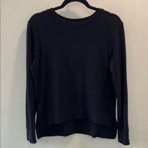 Beyond Yoga Crewneck Sweater Size Medium